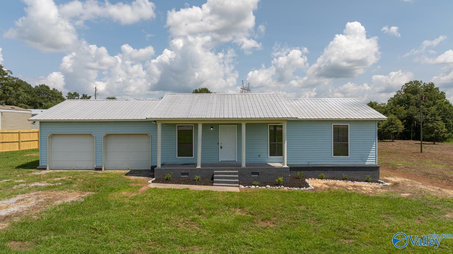 Property Photo:  5198 County Road 1545  AL 35058 