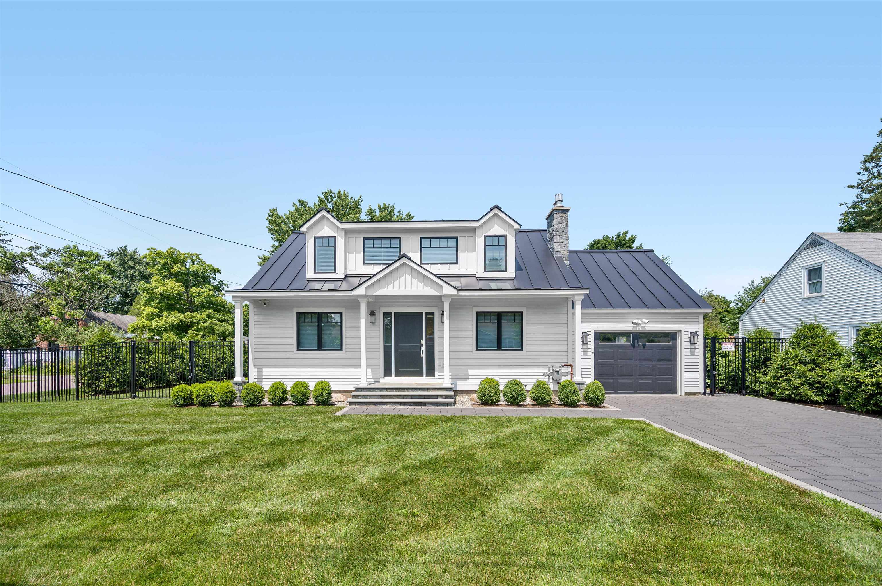 Property Photo: 39 South Summit Street VT 05452