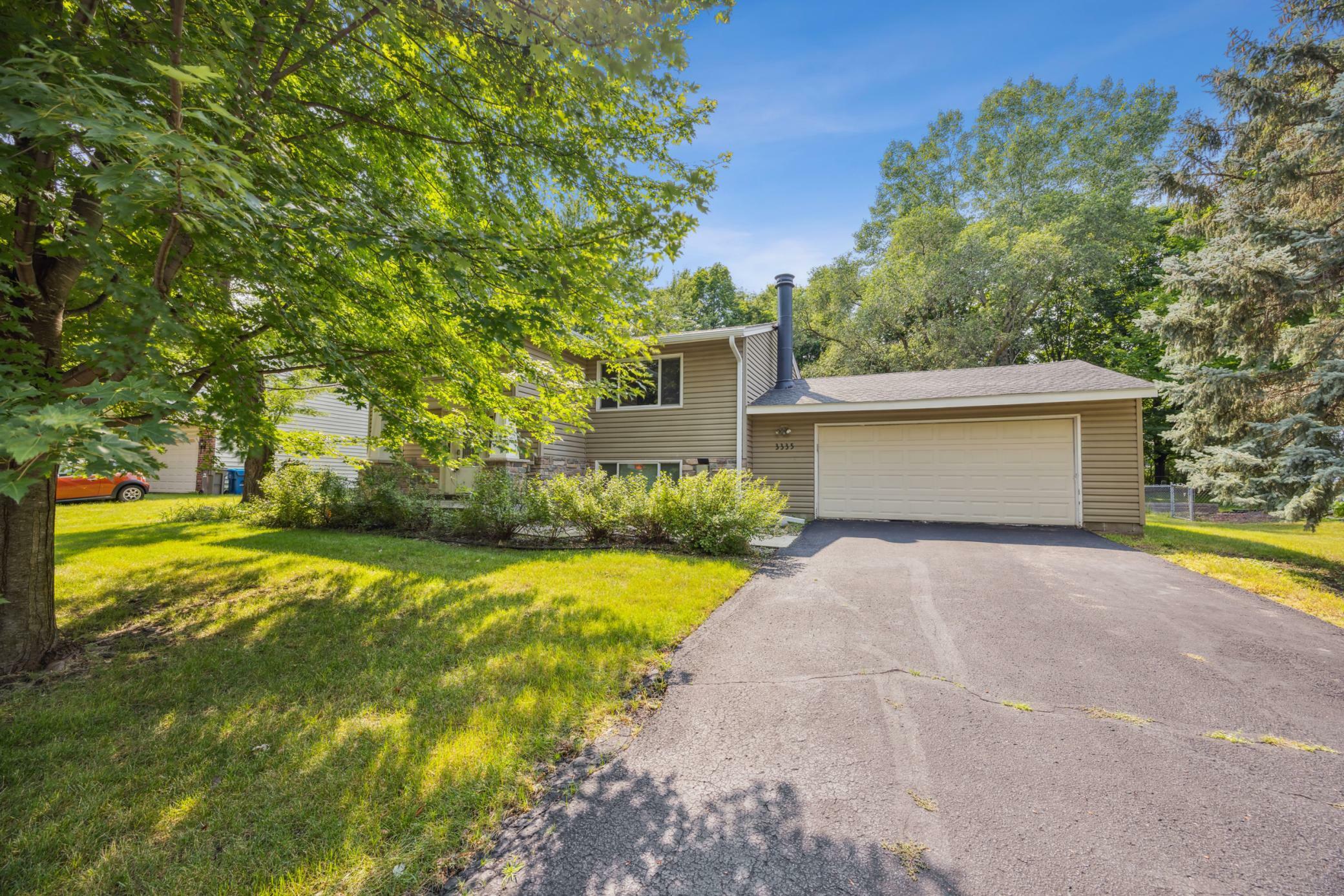 Property Photo:  3335 Urbandale Lane N  MN 55447 