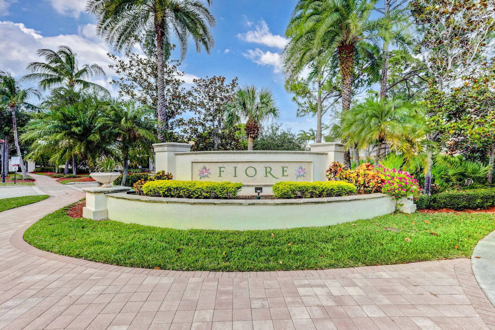 Property Photo: 10306 Myrtlewood Circle W FL 33418