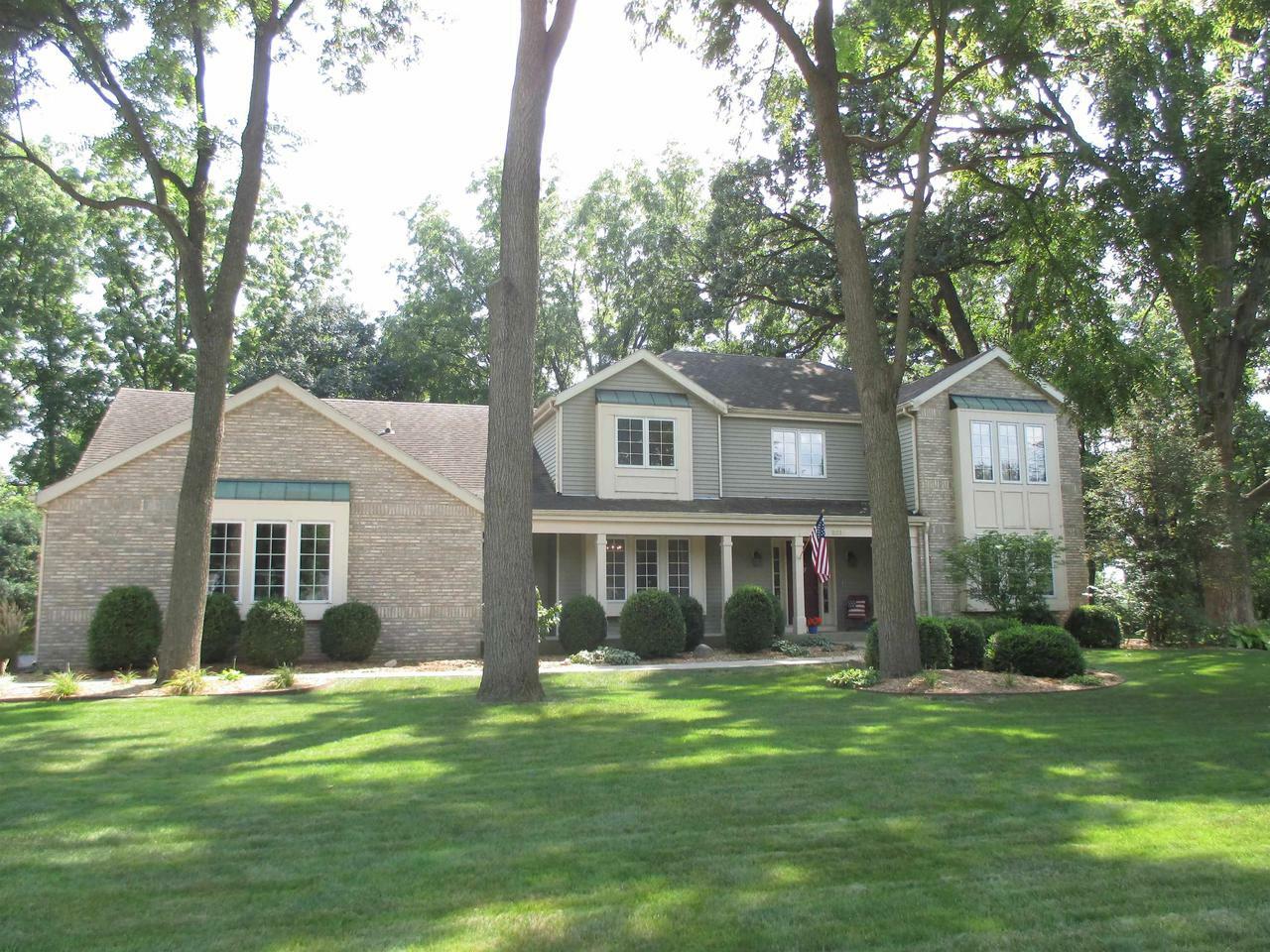 Property Photo:  2512 Camelot Court  WI 53511 