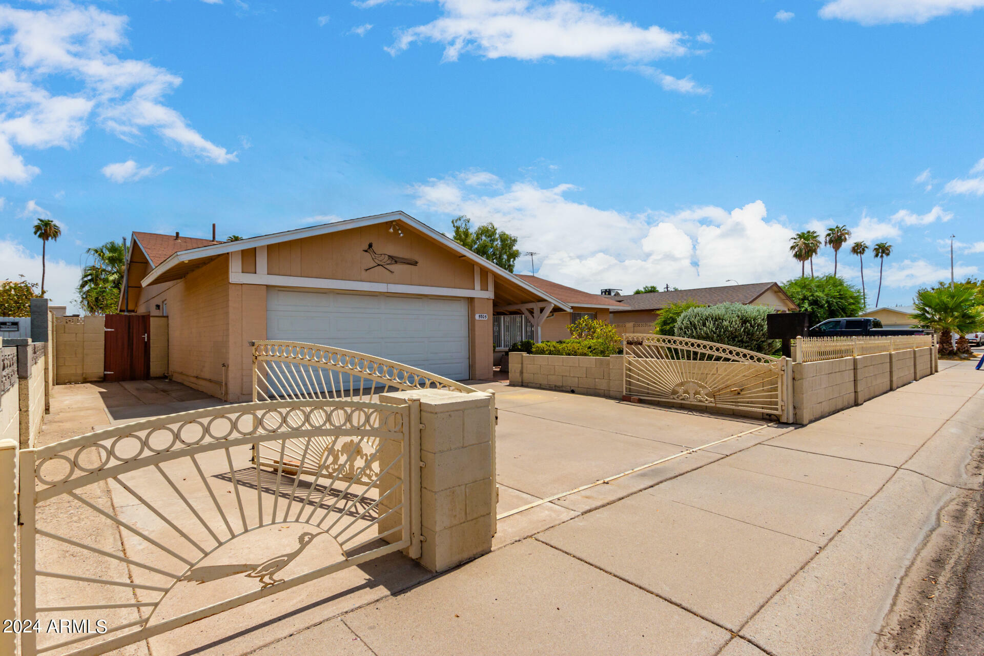 Property Photo:  5705 N 45th Drive  AZ 85301 