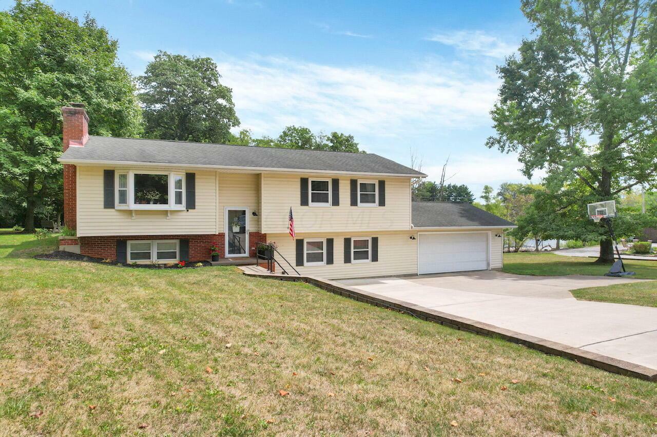 3081 Meadowbrook Drive NE  Lancaster OH 43130 photo