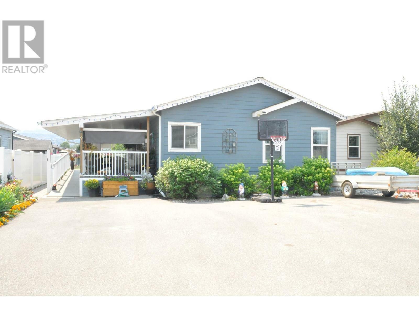 Property Photo:  1030 Ricardo Road 9  BC V2H 0C7 