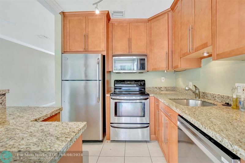 Property Photo:  1811 SW 9th Ave  FL 33315 