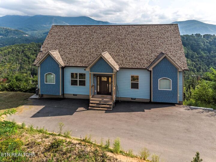 907 Village Loop Rd  Gatlinburg TN 37738 photo