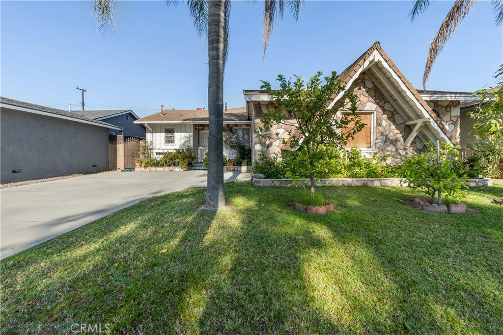 Property Photo:  15532 Virginia Avenue  CA 90723 