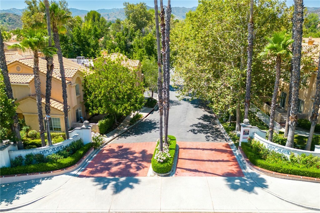 Property Photo:  25216 Steinbeck Avenue G  CA 91381 