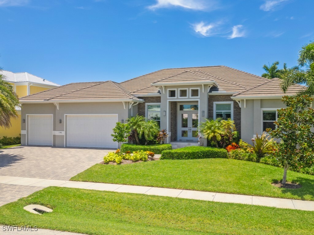 Property Photo:  1740 Wavecrest Court  FL 34145 