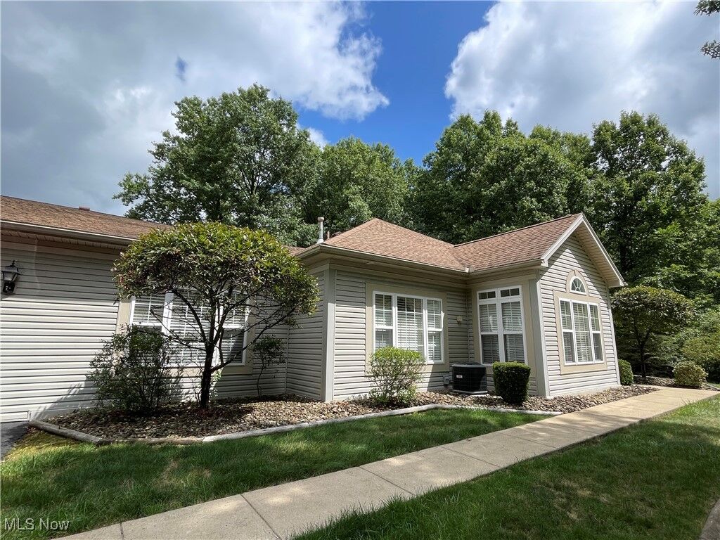 Property Photo:  13 Hunters Woods Boulevard C  OH 44406 