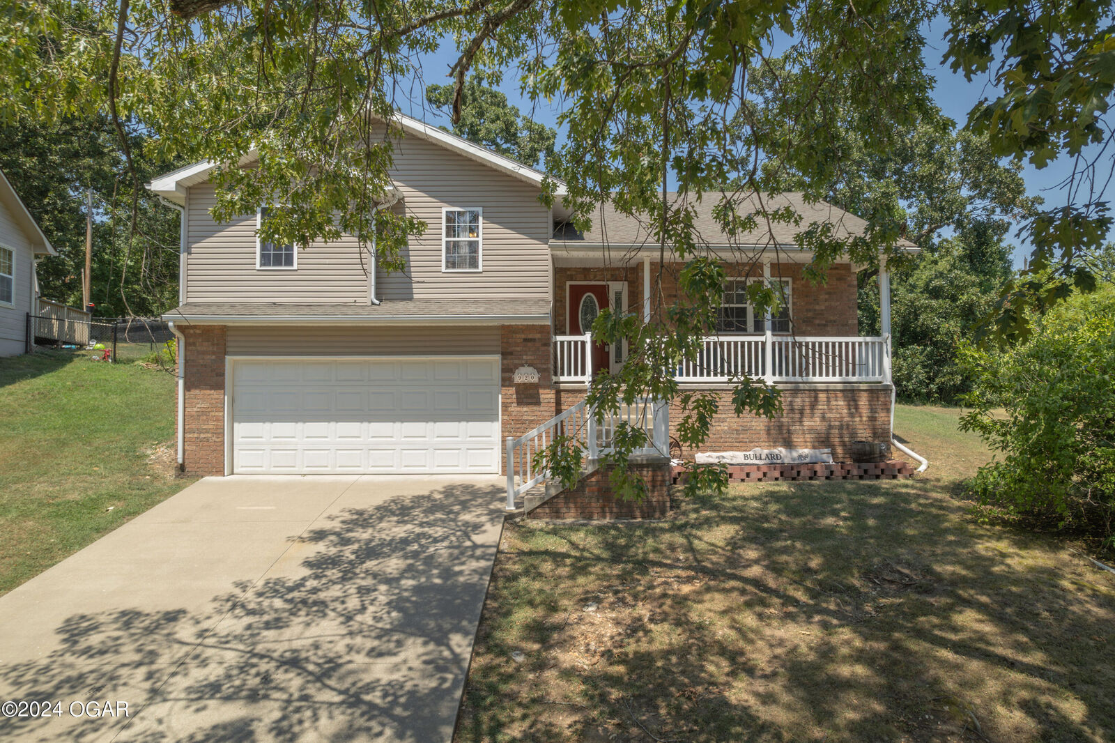 Property Photo:  920 Canyon Drive  MO 64850 