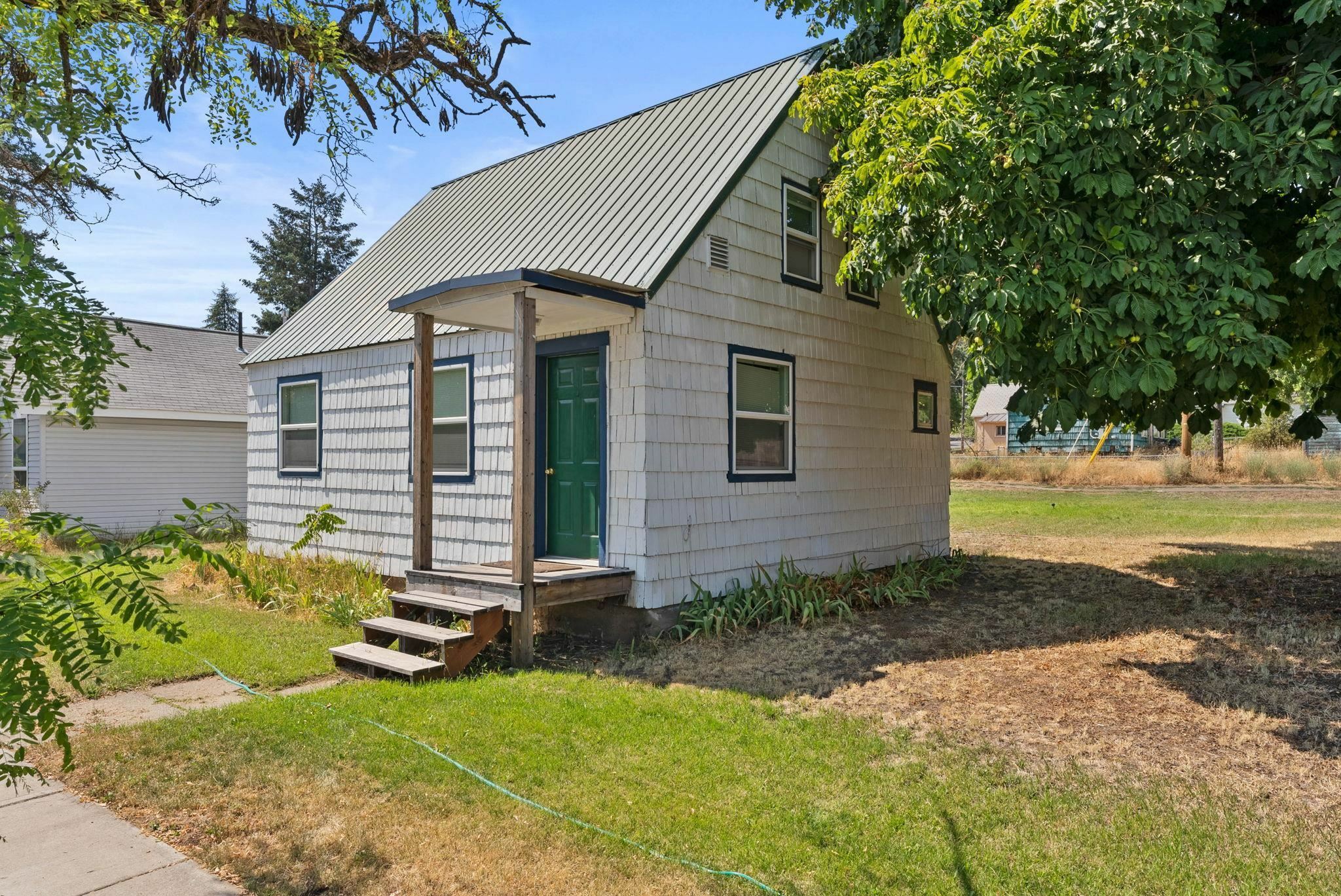 Property Photo:  8 3rd St  WA 99004 