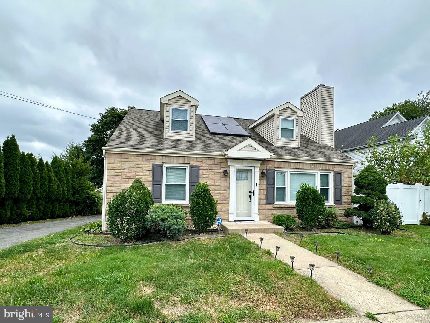 Property Photo:  132 Robbins Avenue  NJ 08638 