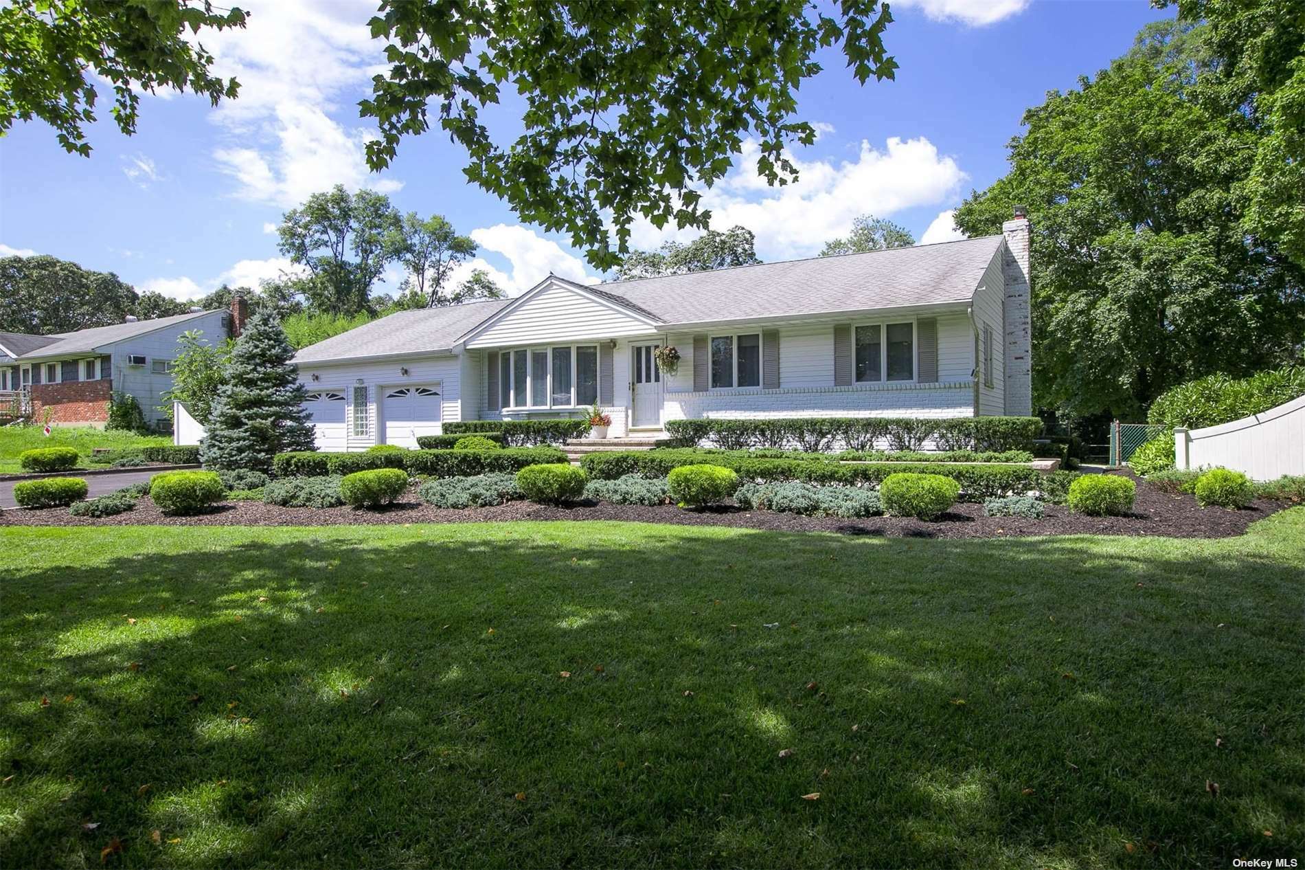 Property Photo:  8 Lower Road  NY 11787 