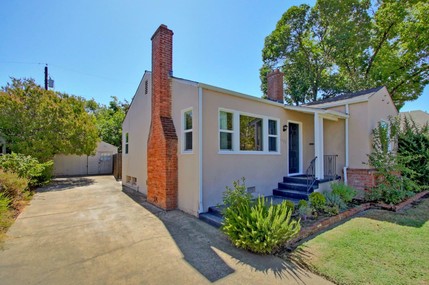 Property Photo:  1325 34th Street  CA 95816 