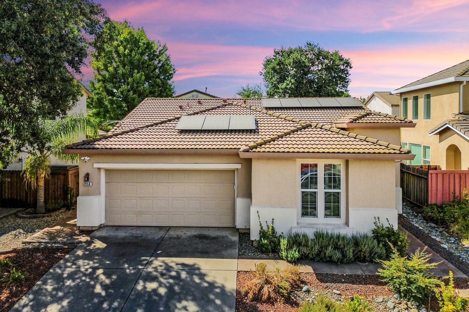 Property Photo:  2958 Quinter Way  CA 95835 