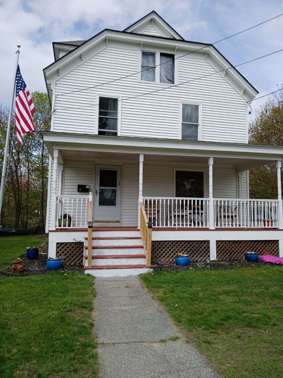 Property Photo:  37 Oak Street  NH 03773 