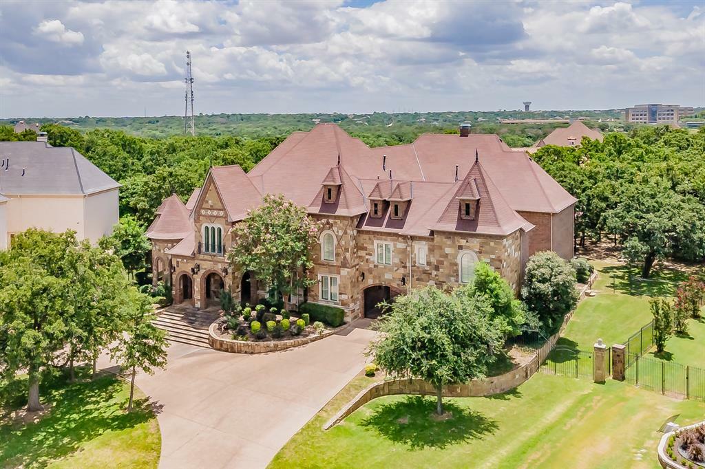 Property Photo:  521 Coyote Road  TX 76092 