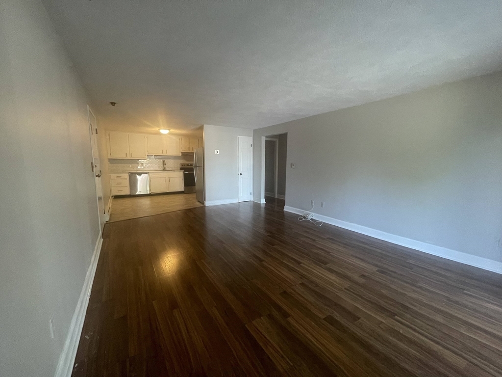 Property Photo:  6 Walker Rd Apt 6  MA 01845 