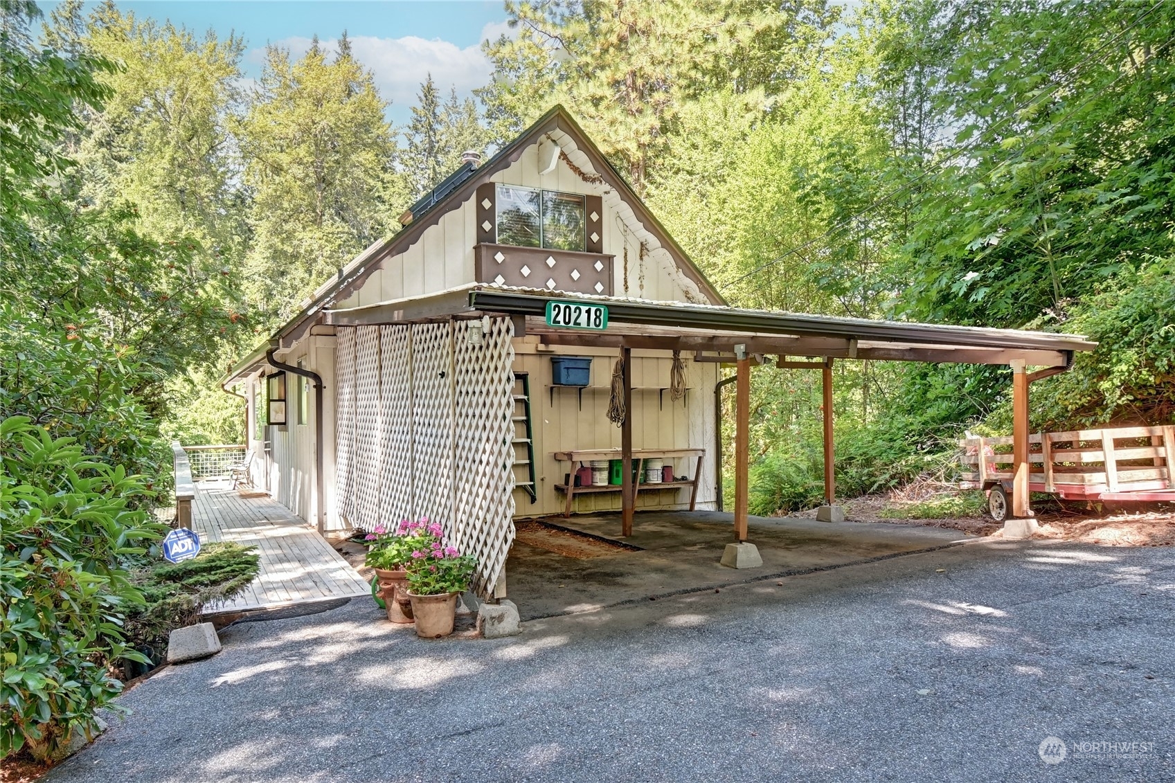 Property Photo:  20218 Locust Way  WA 98036 