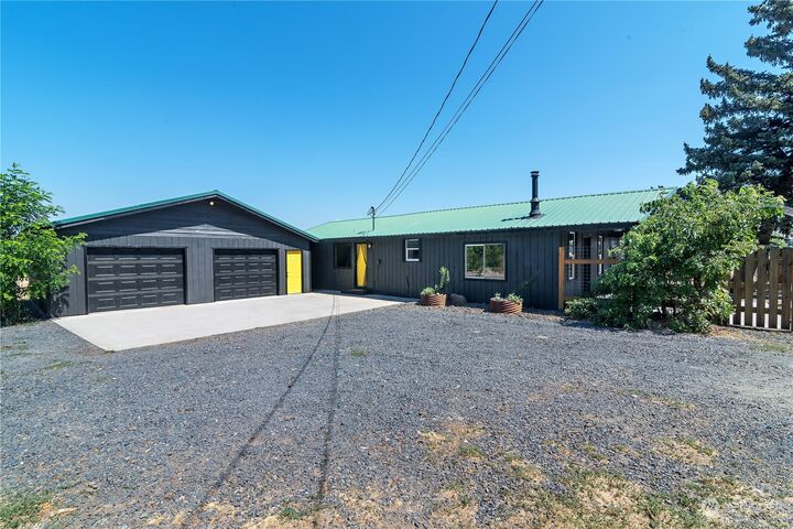 Property Photo:  921 S Thorp Highway  WA 98922 