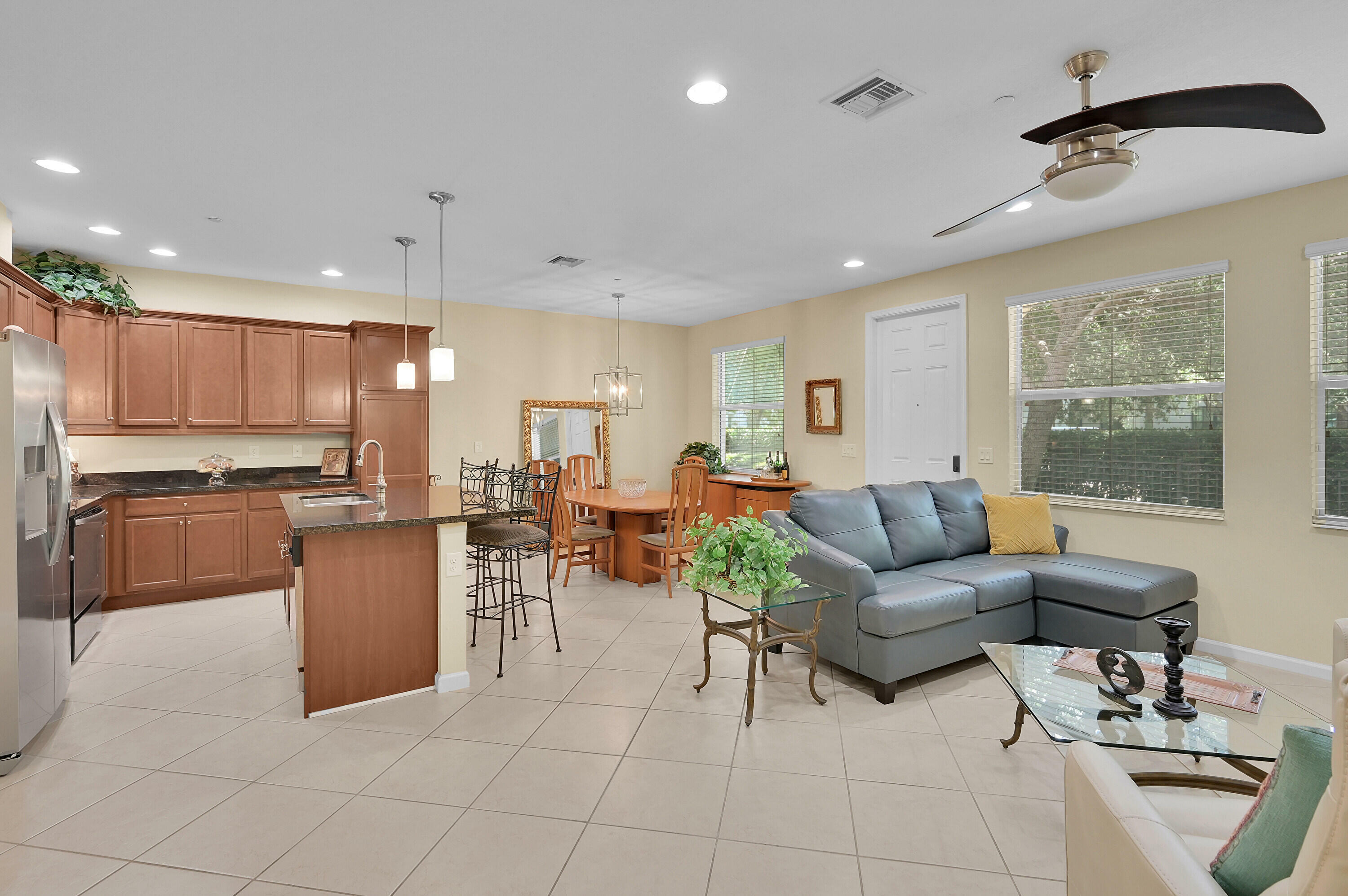 Property Photo:  8152 Cascada Isle Drive  FL 33024 