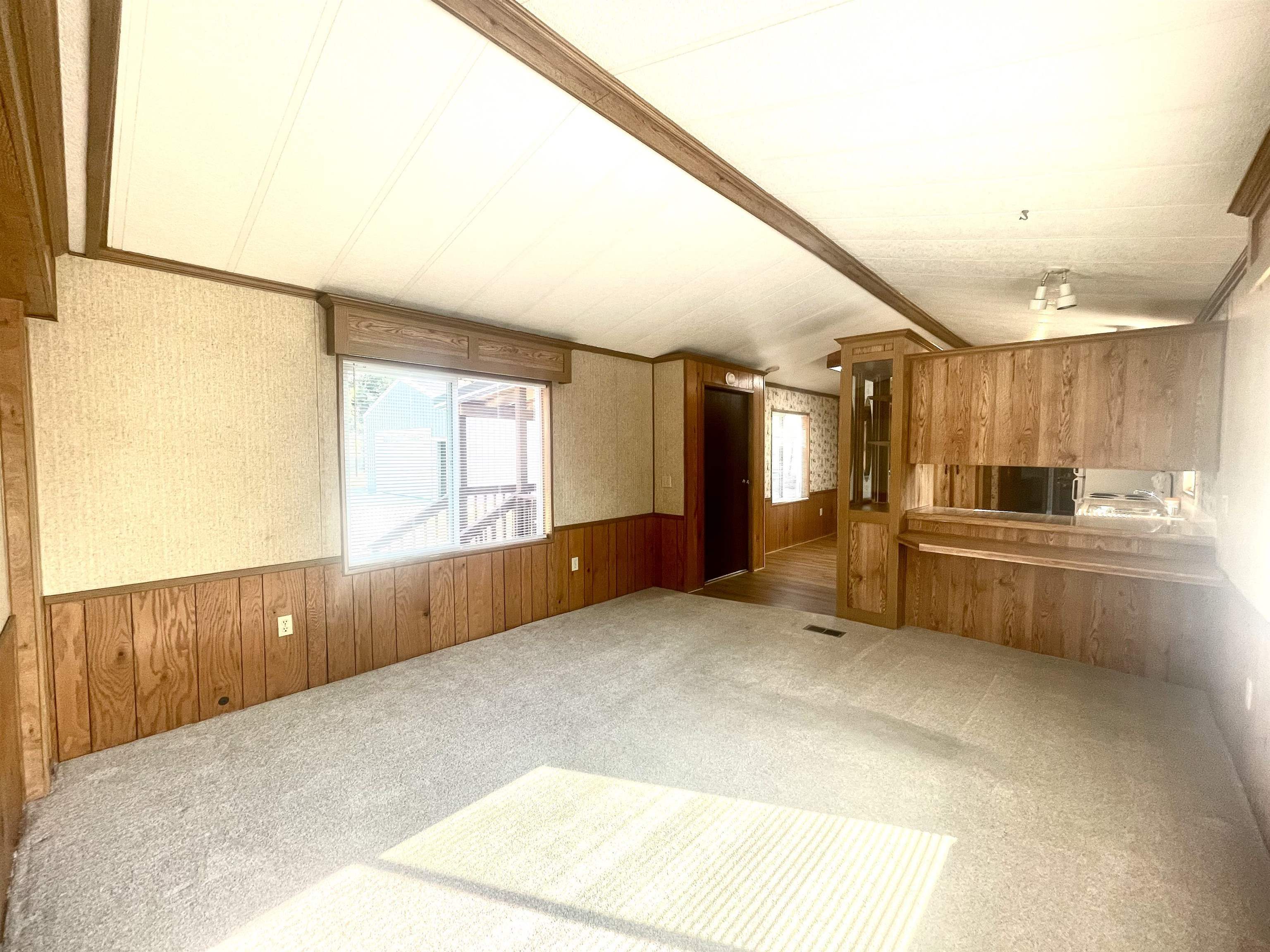 Property Photo:  407 N Main St  WA 99173 