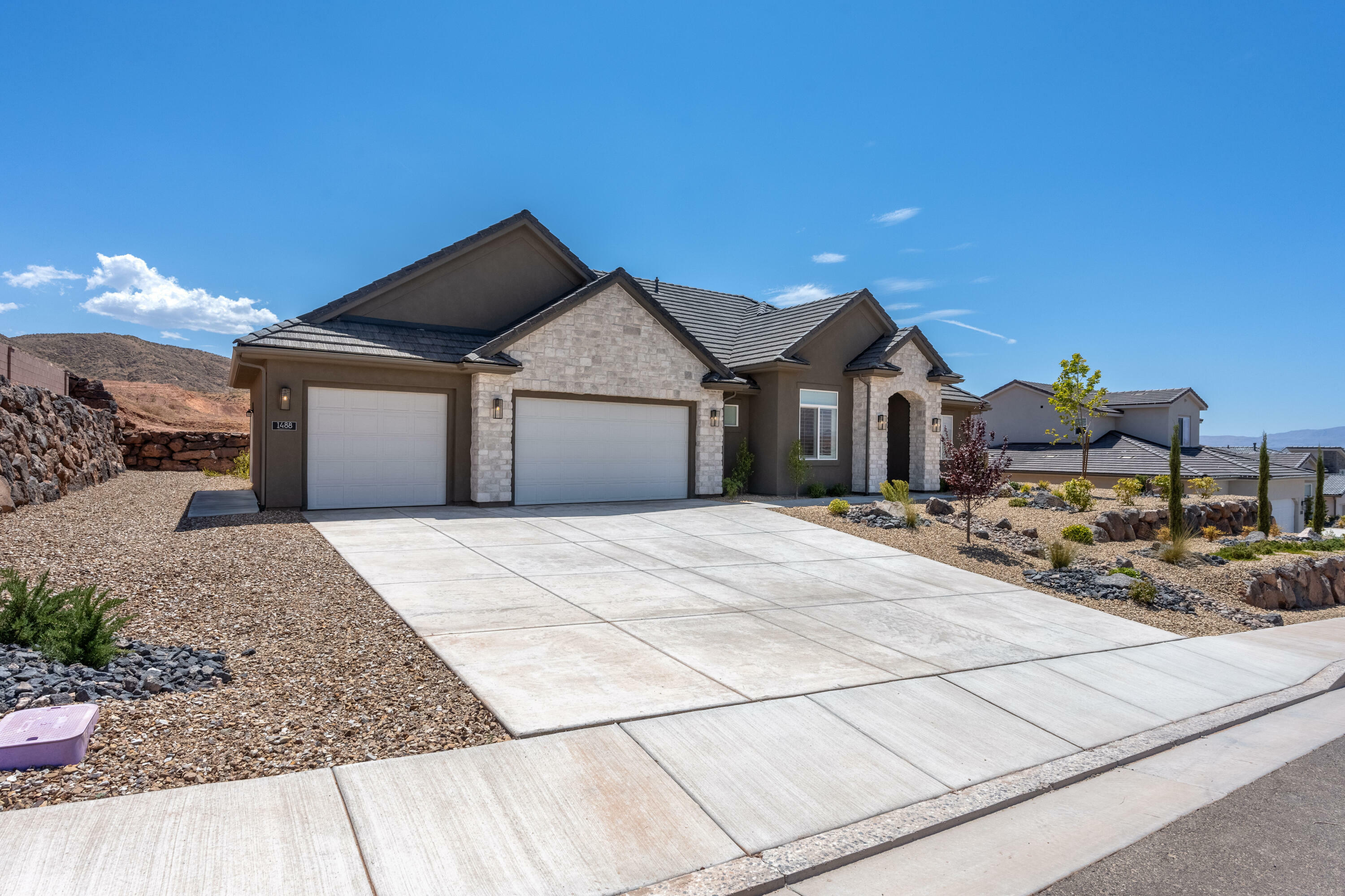 Property Photo:  1488 E Toliman Way  UT 84780 