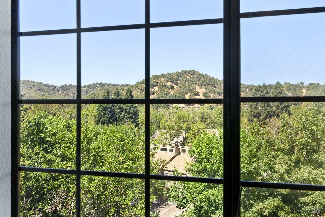 Property Photo:  186 Redhawk Road  CA 94949 