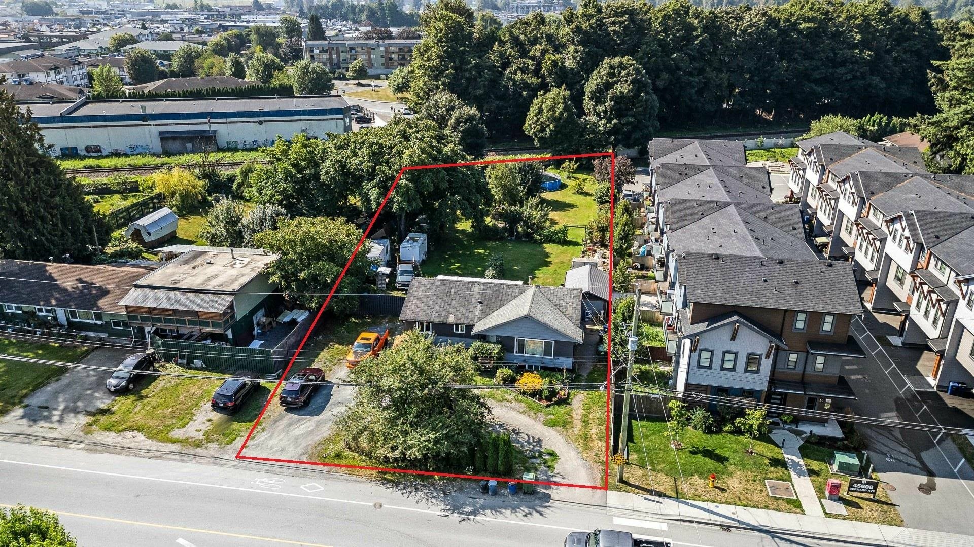 Photo de la propriété:  45614 Bernard Avenue  BC V2P 1H8 