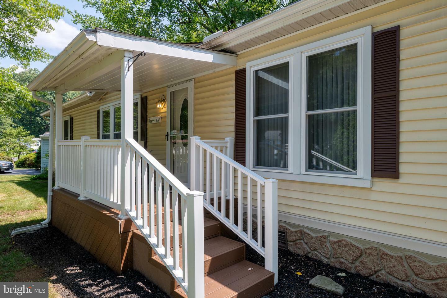 Property Photo:  61 Maple Avenue  PA 17545 