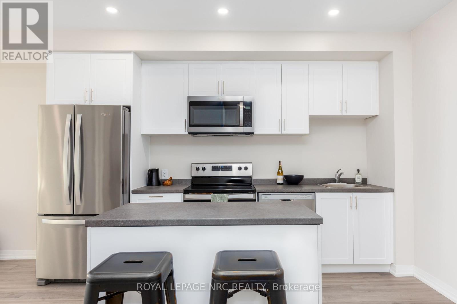 Property Photo:  50 Herrick Avenue 318  ON L2P 2T9 