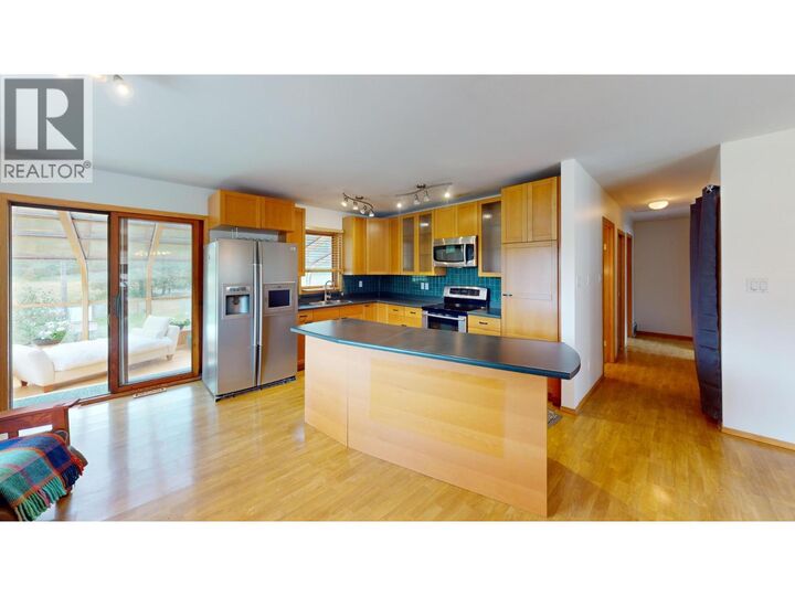 Property Photo:  2087 3 Highway  BC V0B 1M5 