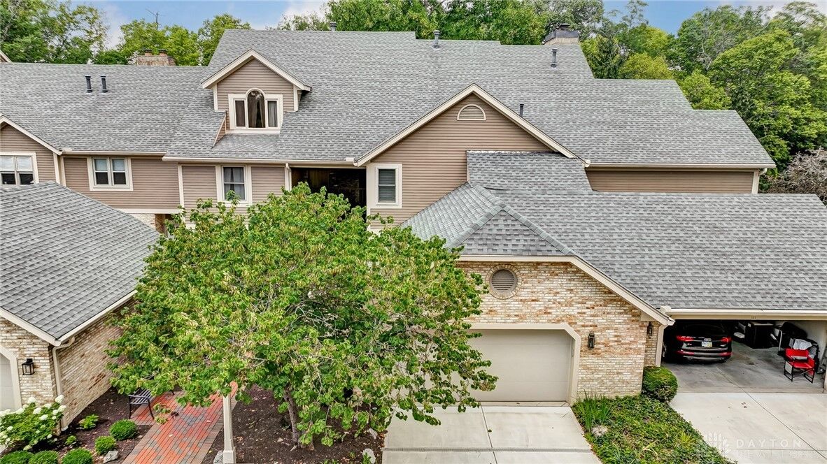 Property Photo: 105 Crossridge Drive OH 45429