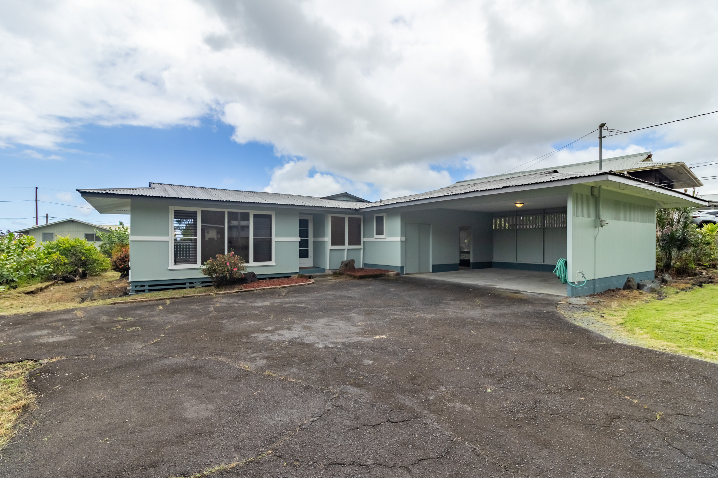 Property Photo:  1251 Kumukoa St  HI 96720 