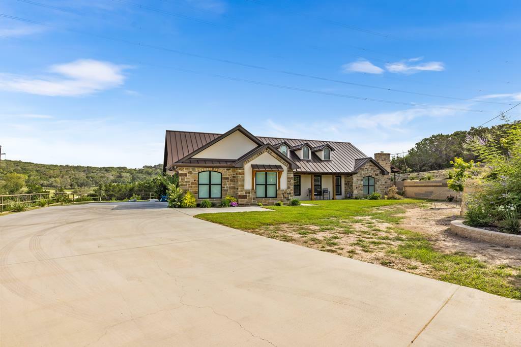 Property Photo:  191 Kerrville Country Dr  TX 78028 