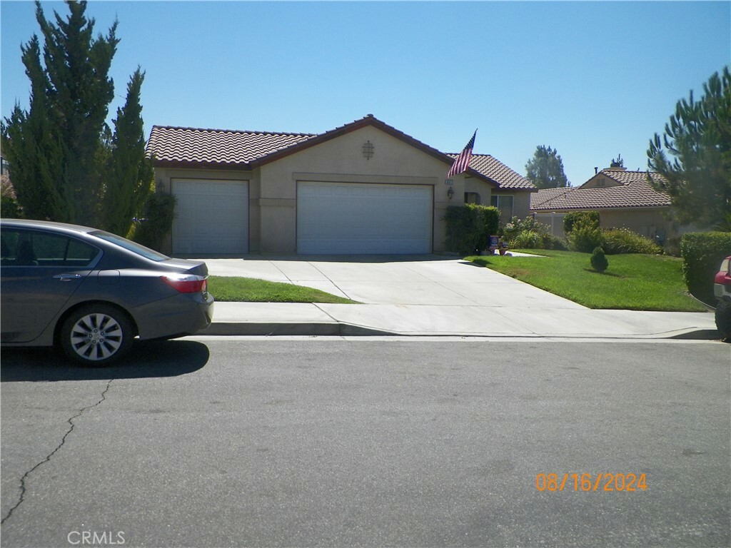 Property Photo:  6673 N Ofelia Drive  CA 92407 