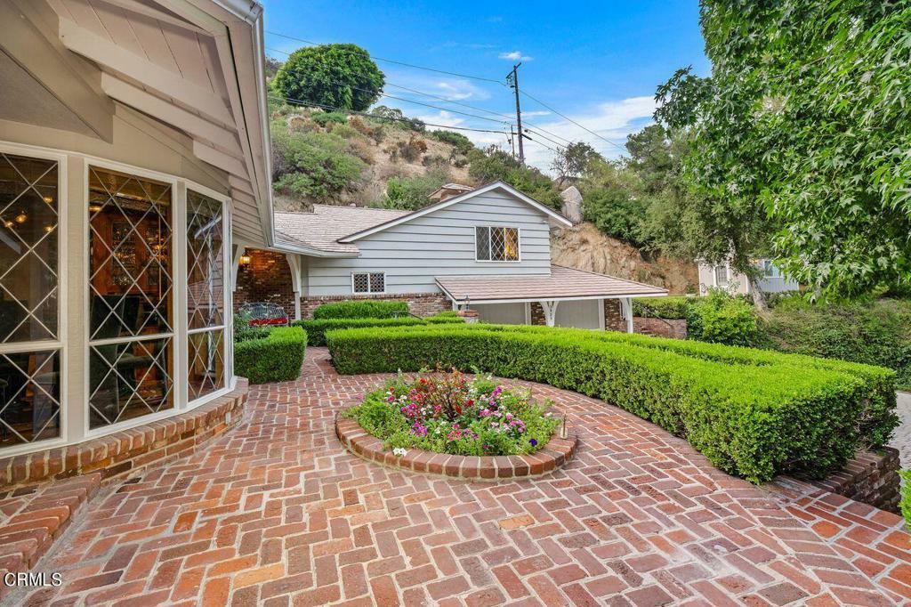 Property Photo:  3985 Hampstead Road  CA 91011 