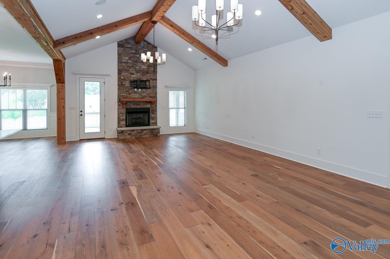 Property Photo: 205 Farmhouse Drive AL 35757