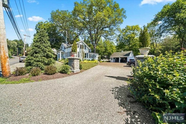 Property Photo:  52 Eagle Valley Road  NY 10974 