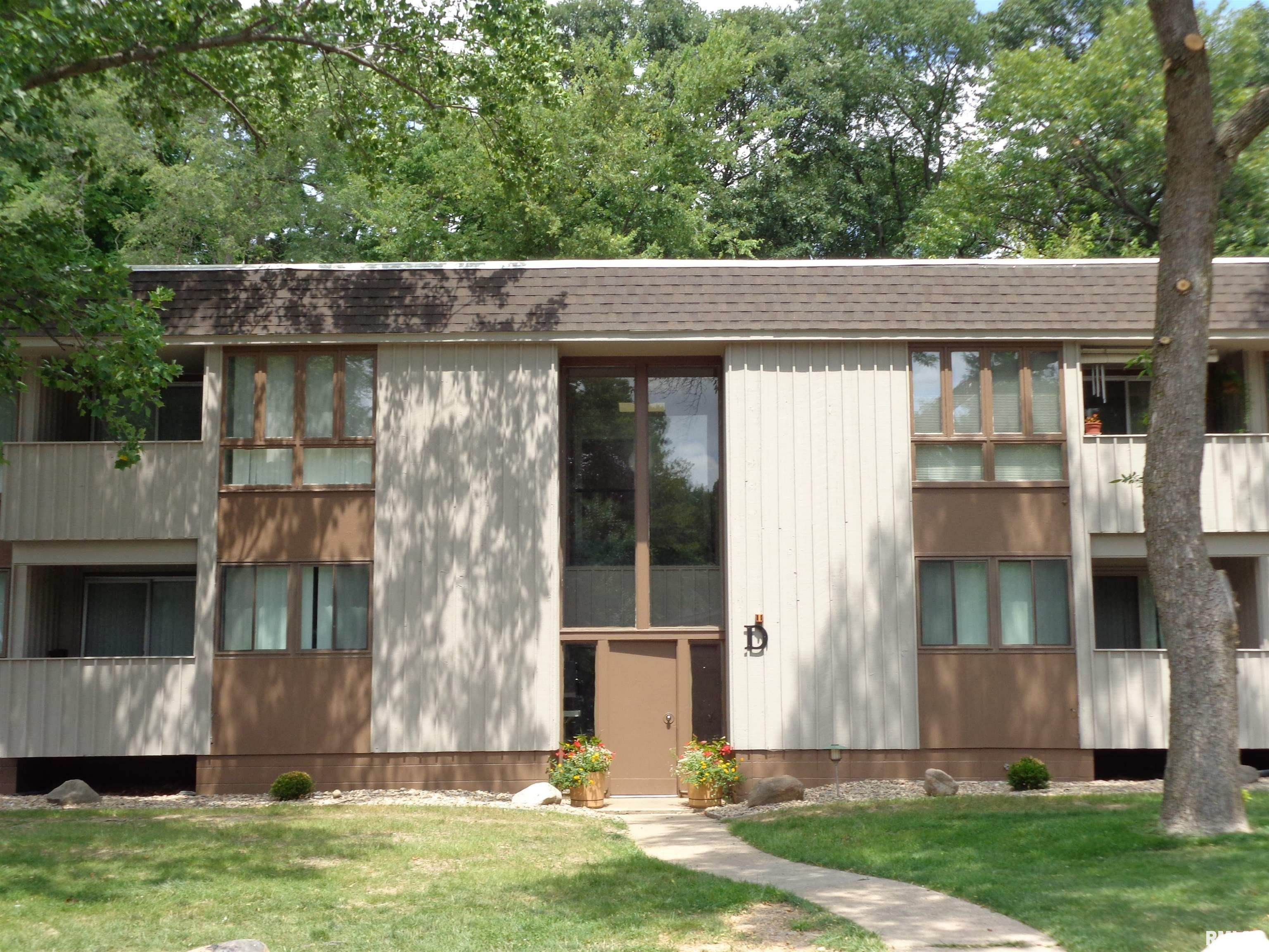 Property Photo:  3400 N Knoxville Avenue B5  IL 61603 