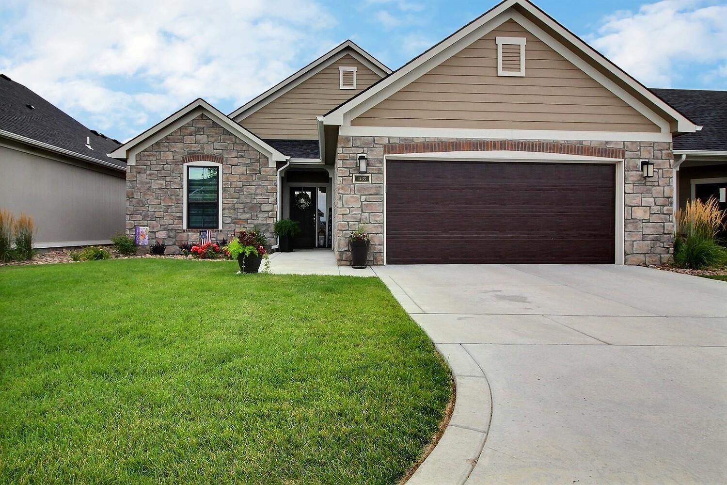 Property Photo: 1433 S Canyon St KS 67235