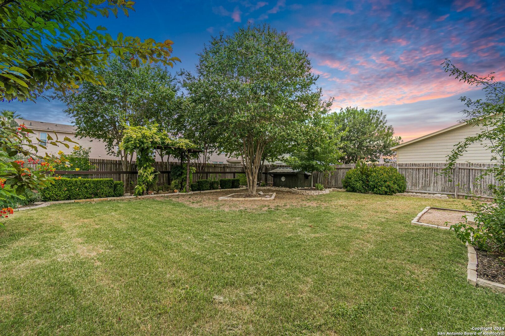 Property Photo:  631 NW Crossing Dr  TX 78130 