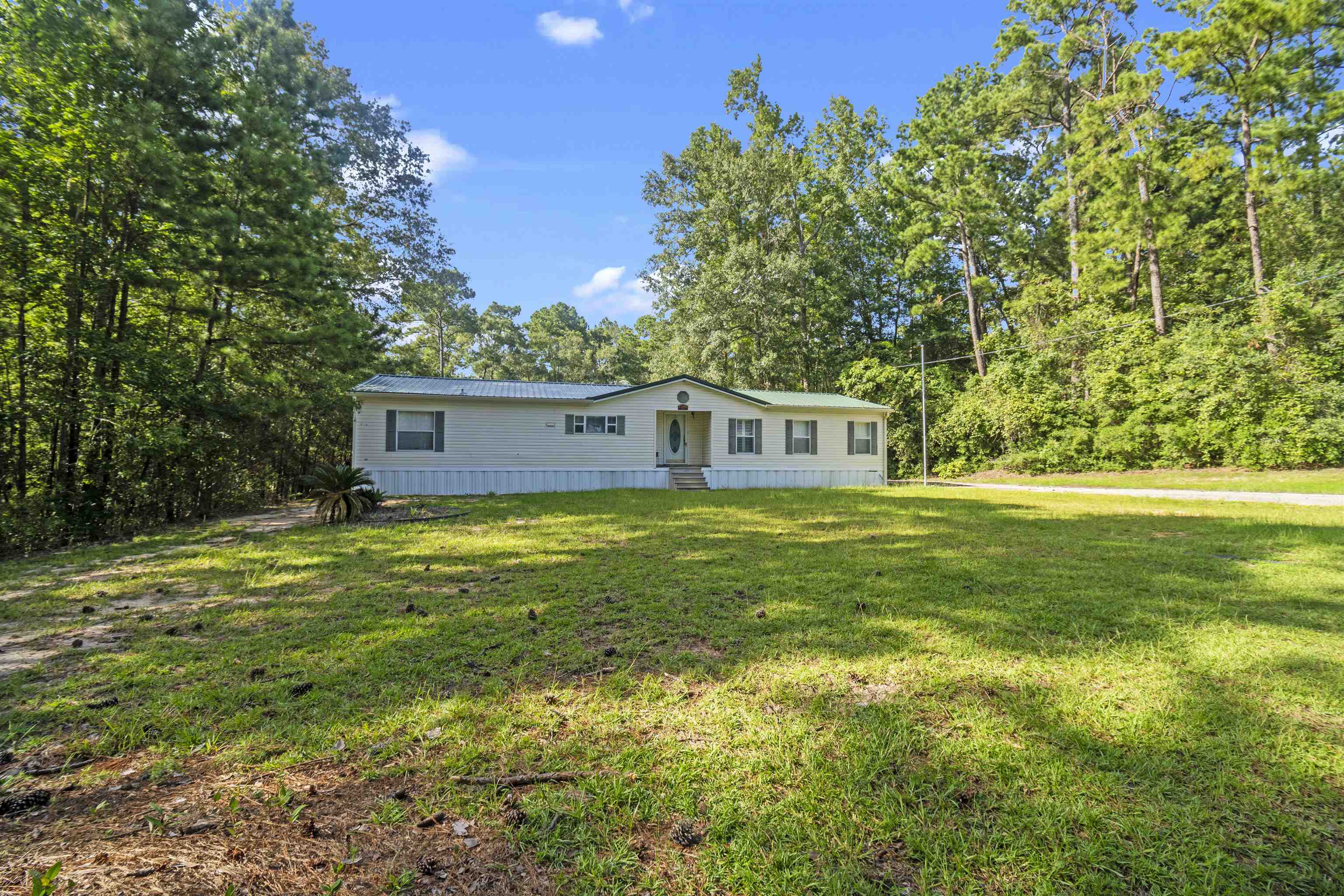 Property Photo:  307 County Road 068  TX 75951 