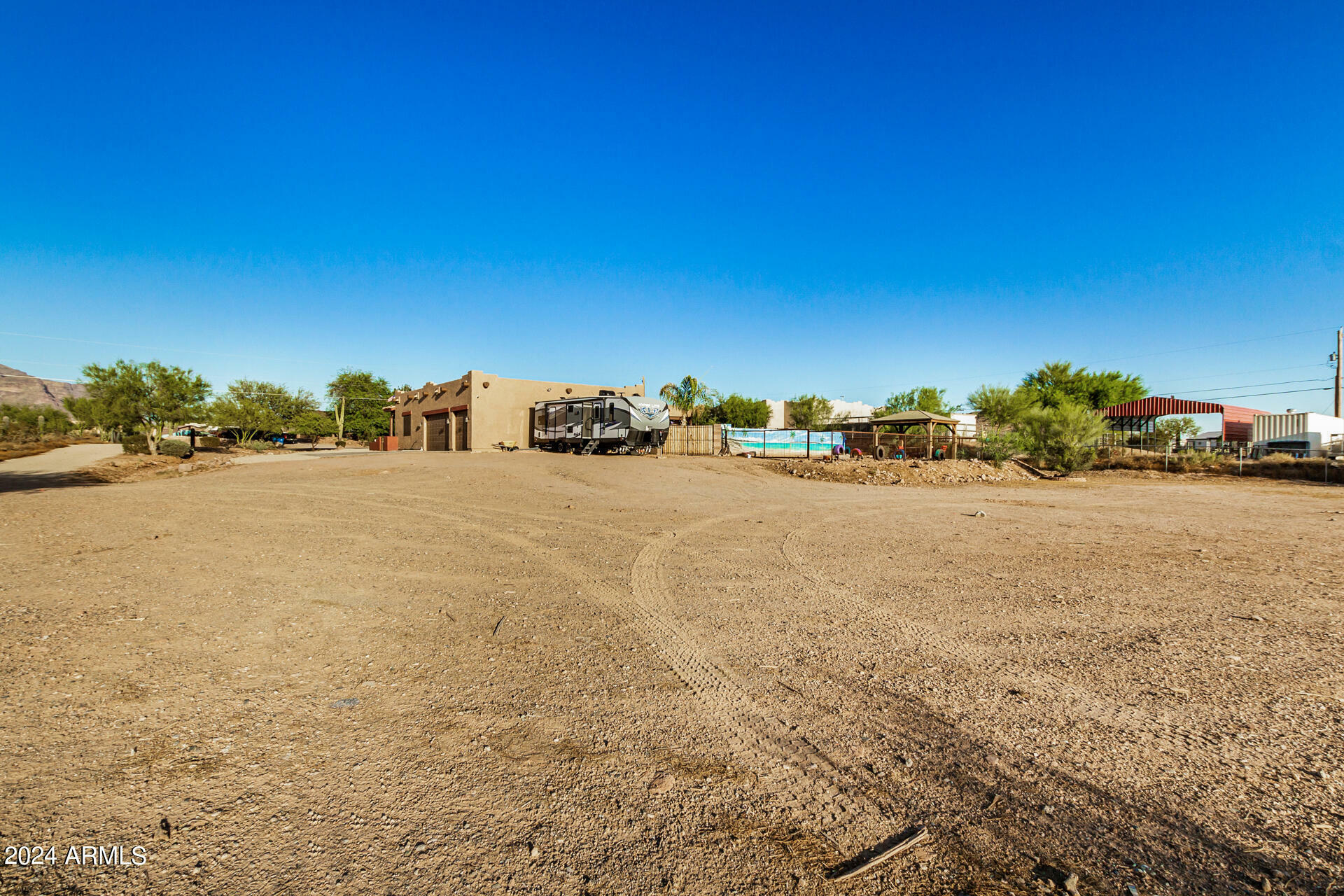 Property Photo:  2310 S Val Vista Road  AZ 85119 