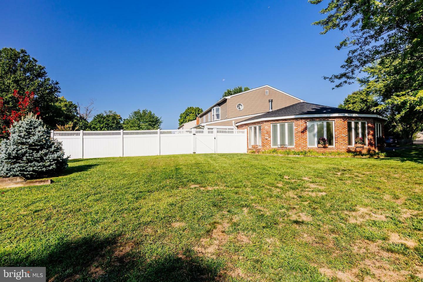 Property Photo:  376 Wheatsheaf Lane  PA 19047 