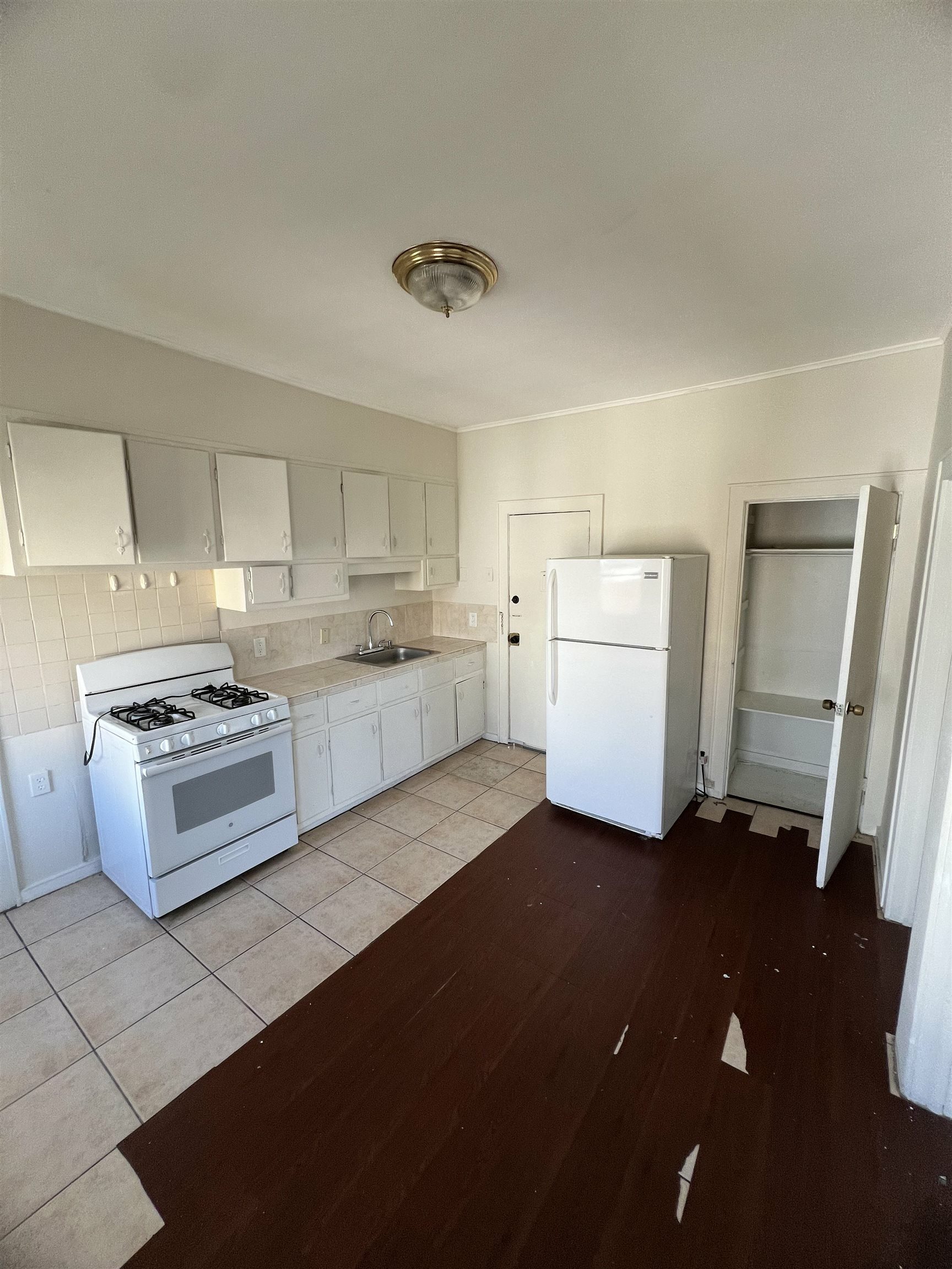 Property Photo:  133 West 20th St 3  NJ 07002 