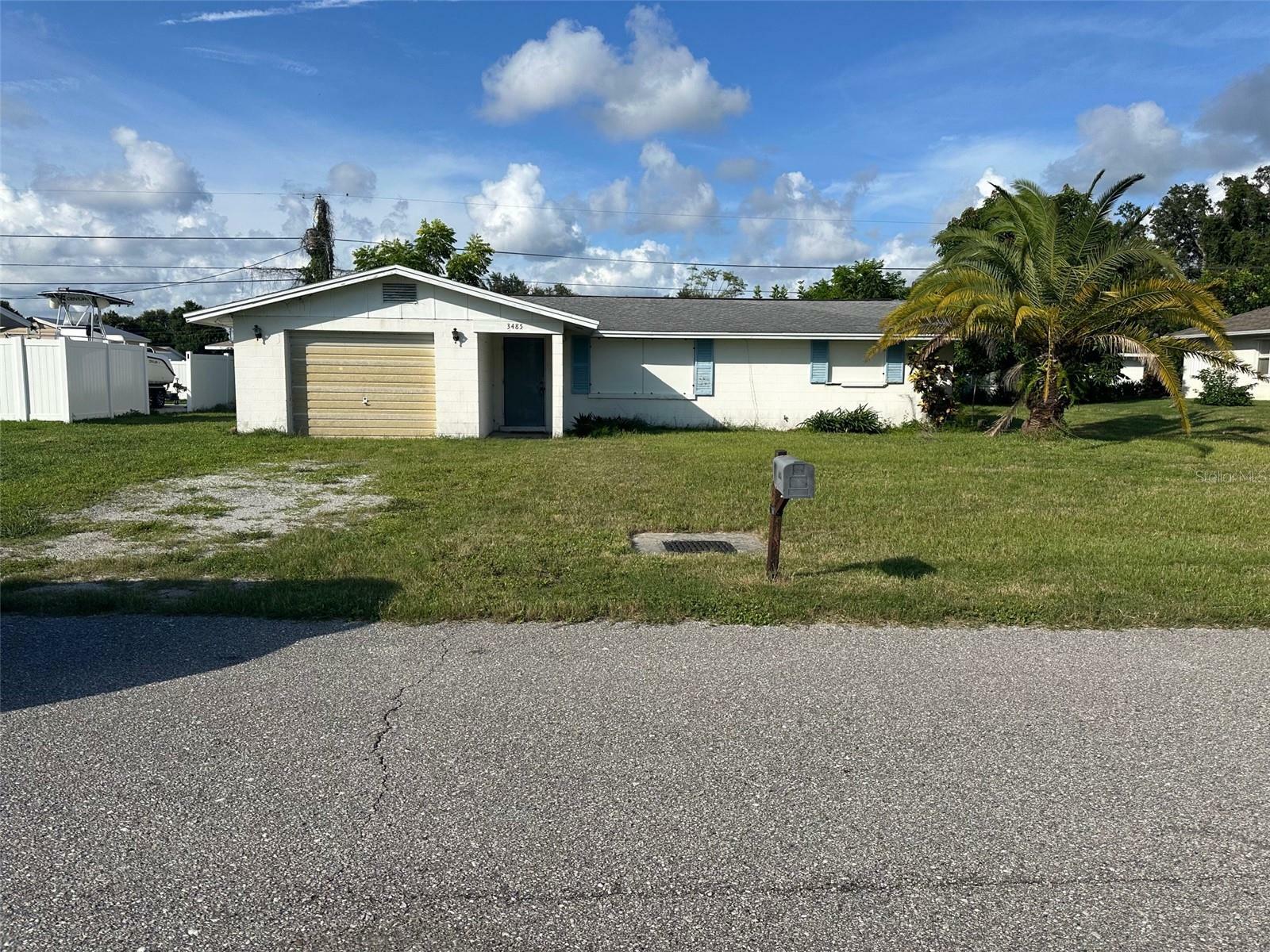 Property Photo: 3485 Roslyn Road FL 34293