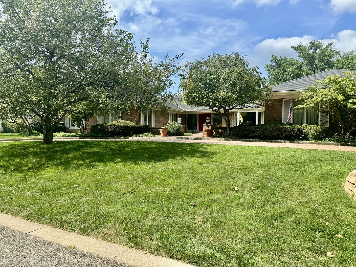 3 Greencroft Drive  Champaign IL 61821 photo