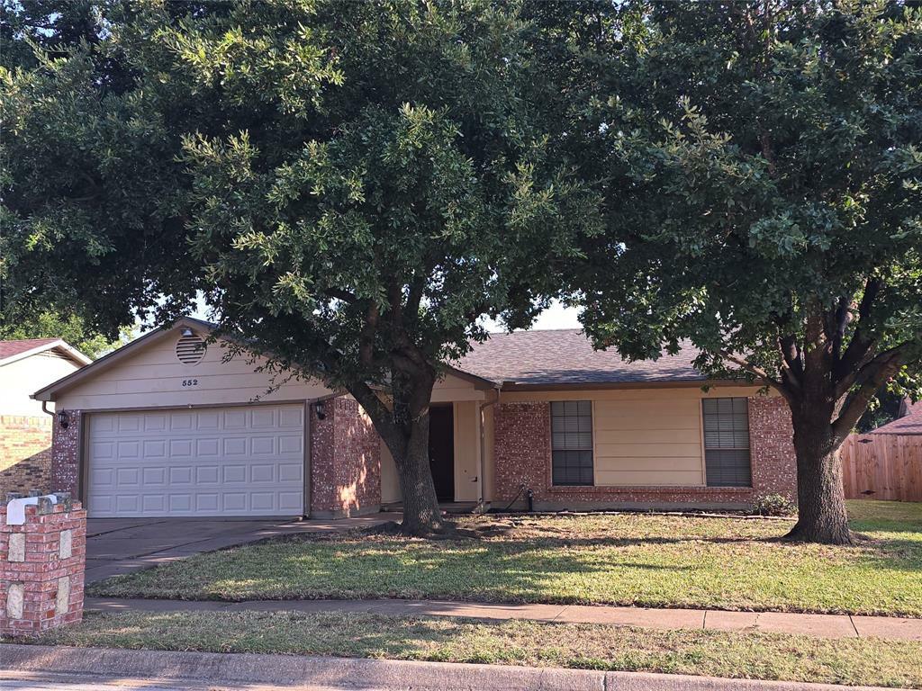 Property Photo:  552 Greenway Drive  TX 76179 